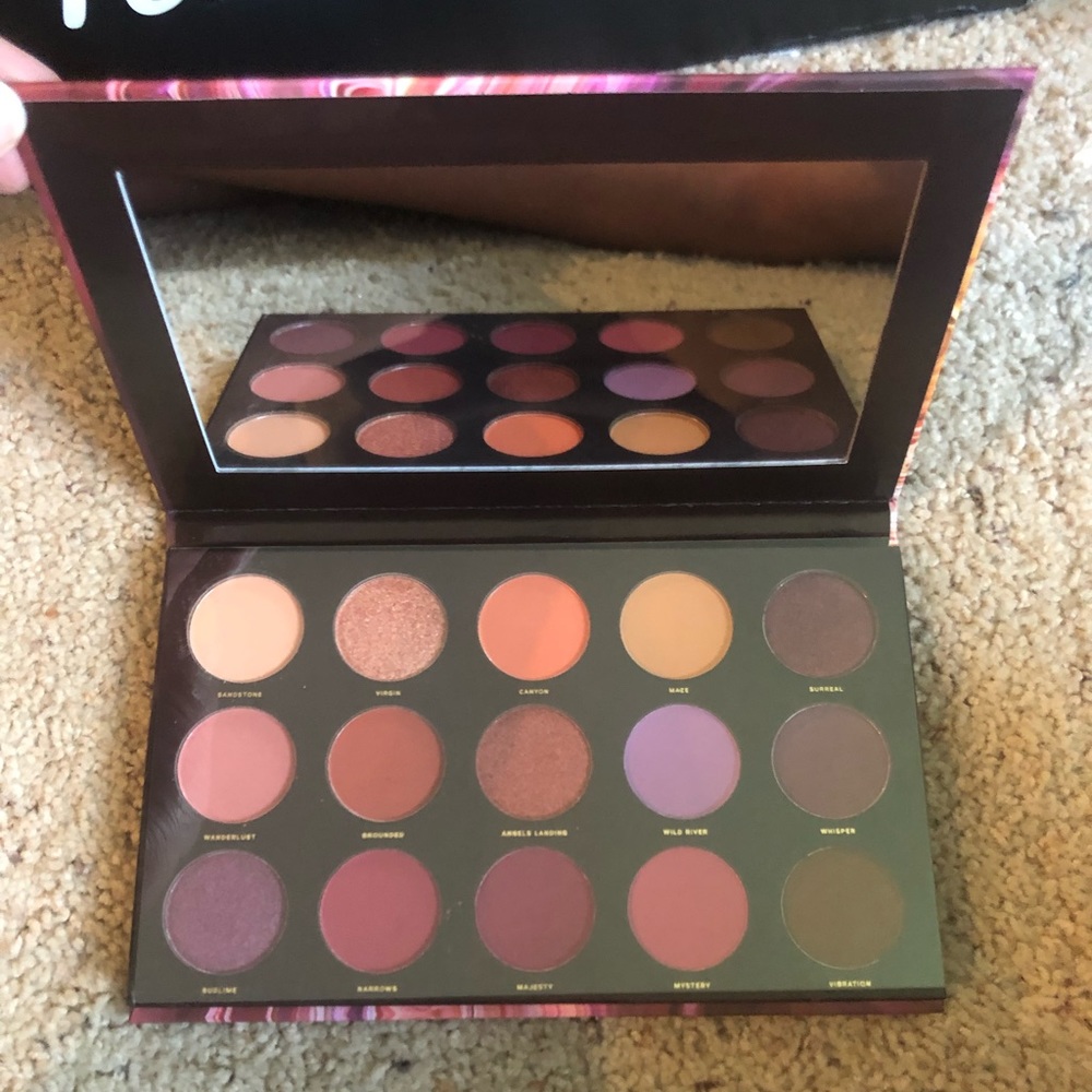 Hipdot eyeshadow palette